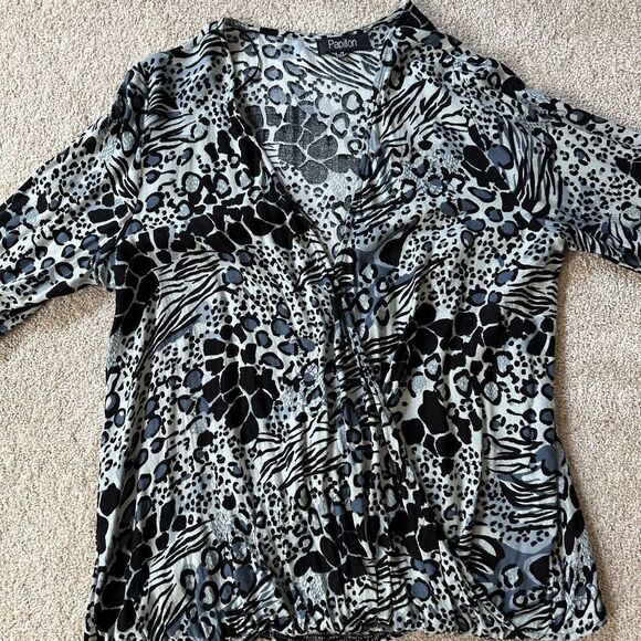 Papillon Surplise French Front Tuck Blouse With Bohemian Sleeves - Picture 7 of 11